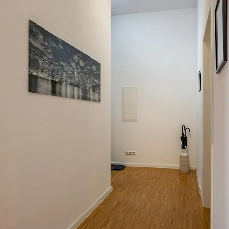 Sweethome - Luxus Pur - Grosse Kueche, Terrasse, Stellplatz, Wifi Halle (Saale)